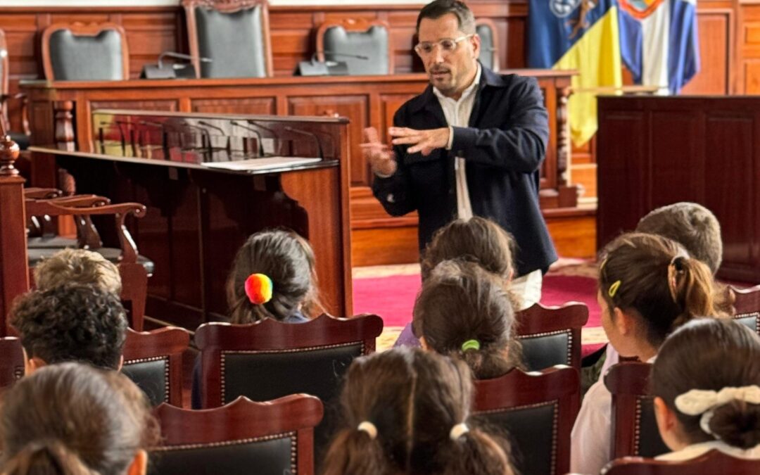 Escolares del CEIP Toscal Longuera participan en ‘Conoce tu Ayuntamiento’